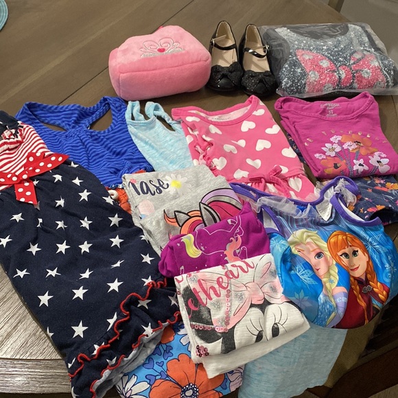 💗$25 FILL A BOX:Girls items 5lbs Dressed, jeans, Shorts, tees, shoes, 5 6/6X, 7 - Picture 3 of 8